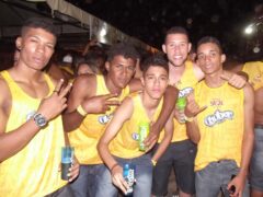 Oktober 10 Anos
